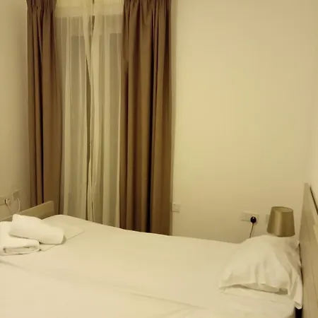 Don Mikiel Rua 4 * Слима